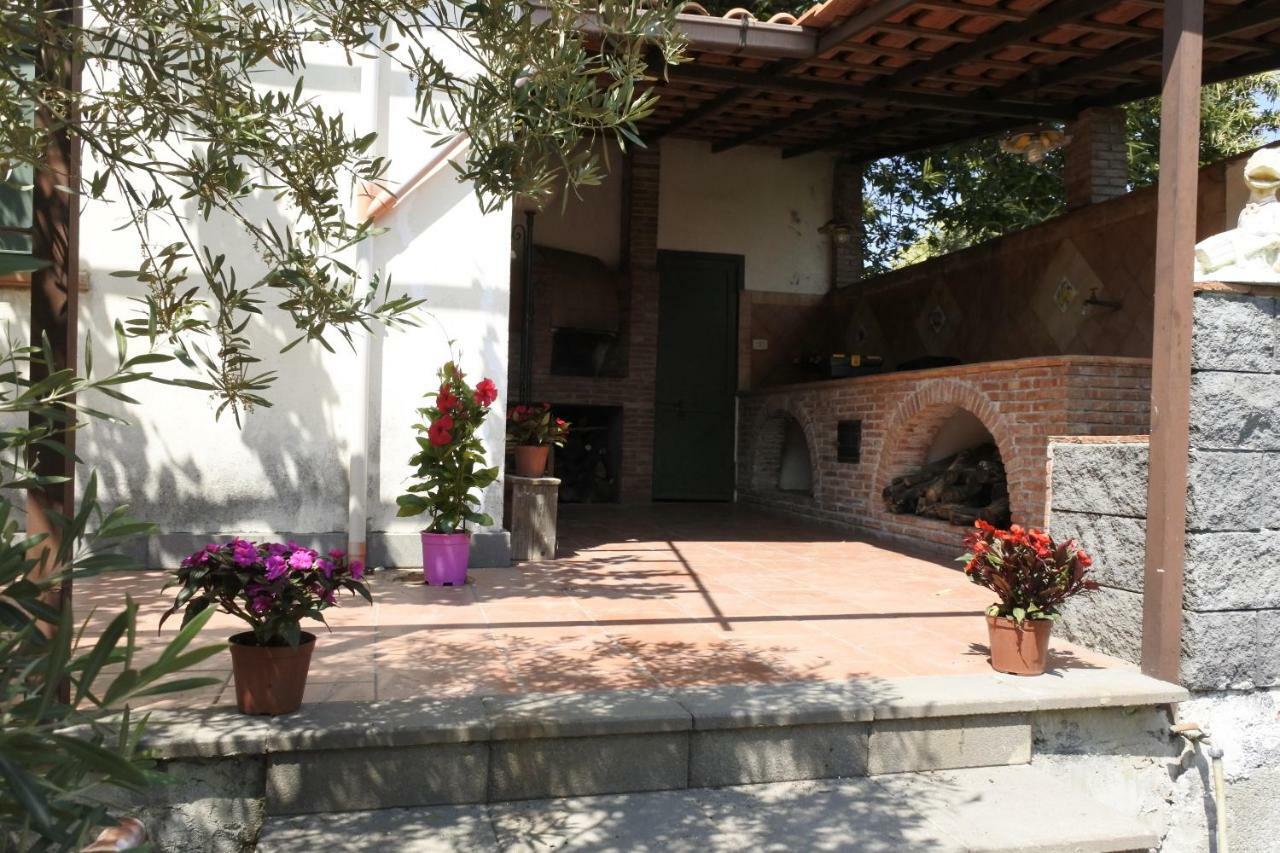 Casa Vacanza Etna Evergreen Villa Piedimonte Etneo Exteriör bild